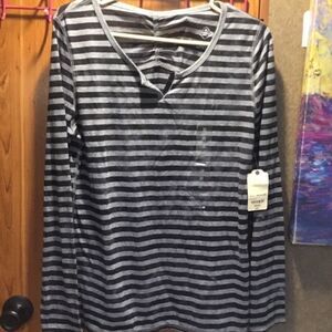 NWT St. John’s Bay L/S Henley Stripe Knit Shirt M